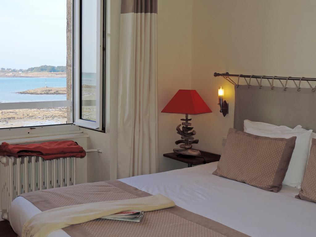 Hôtel Aux Tamaris - Vue Mer Roscoff Quarto foto